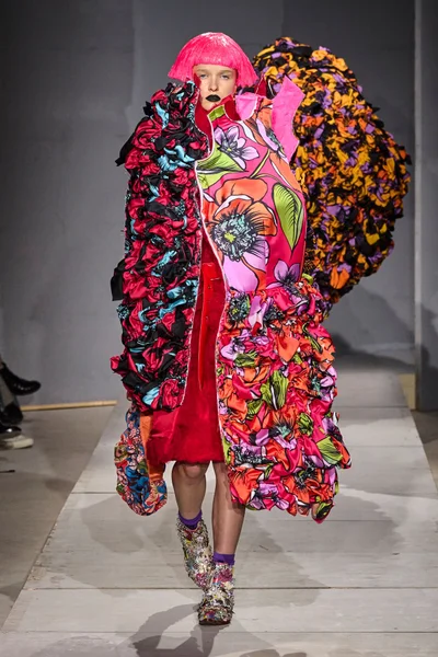 Look 3